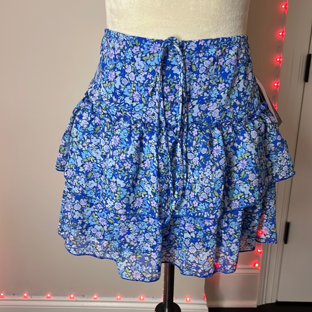 flower print skirt